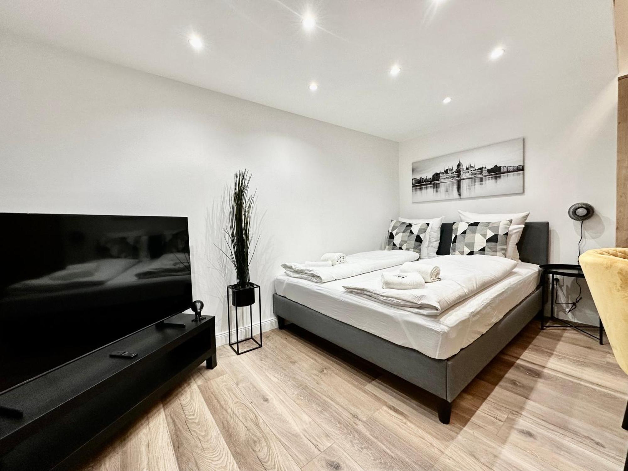 Premium Apartment By Hi5- Brody Street Boedapest Buitenkant foto