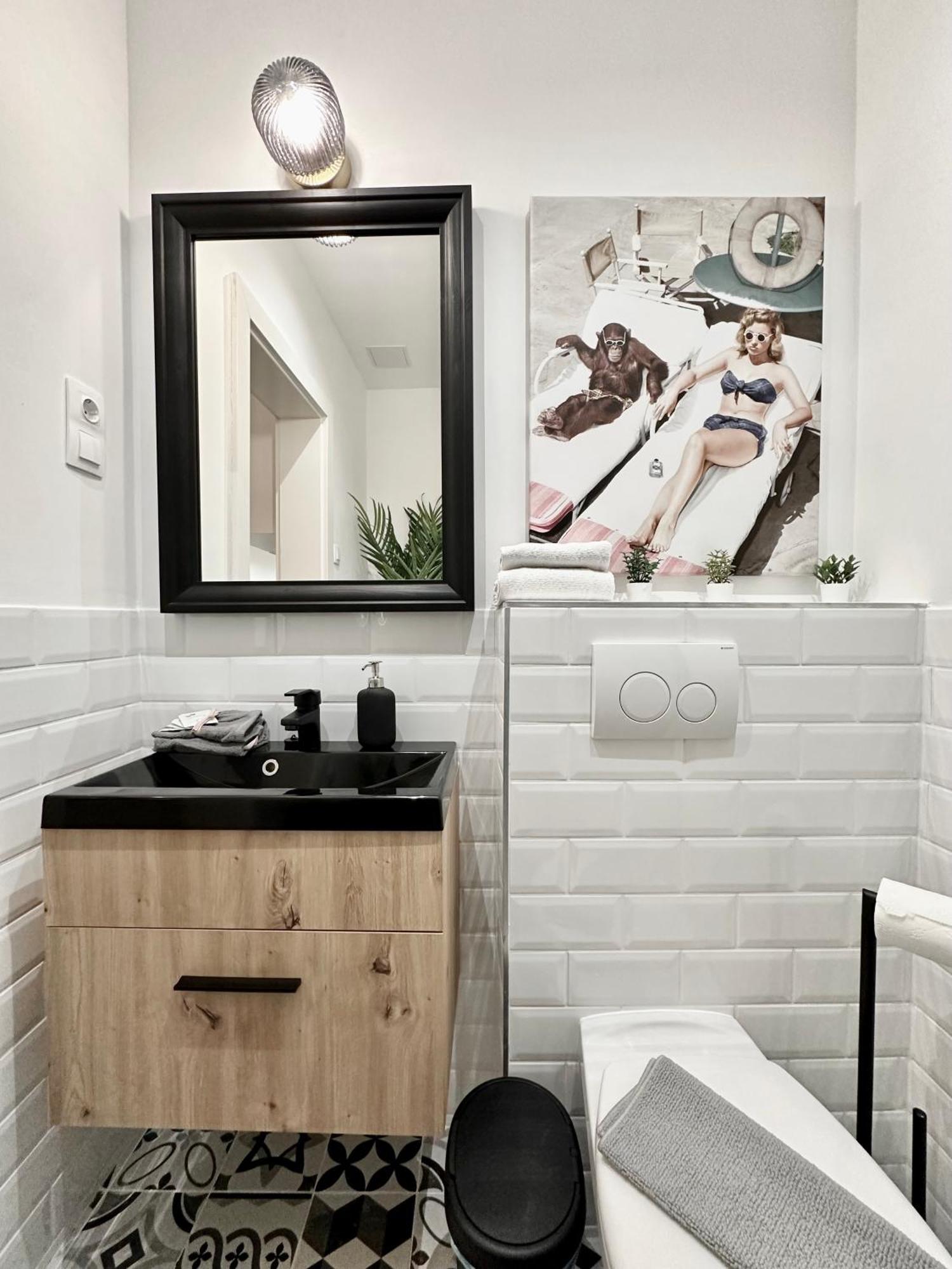Premium Apartment By Hi5- Brody Street Boedapest Buitenkant foto