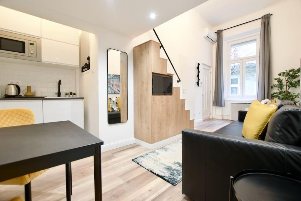 Premium Apartment By Hi5- Brody Street Boedapest Buitenkant foto