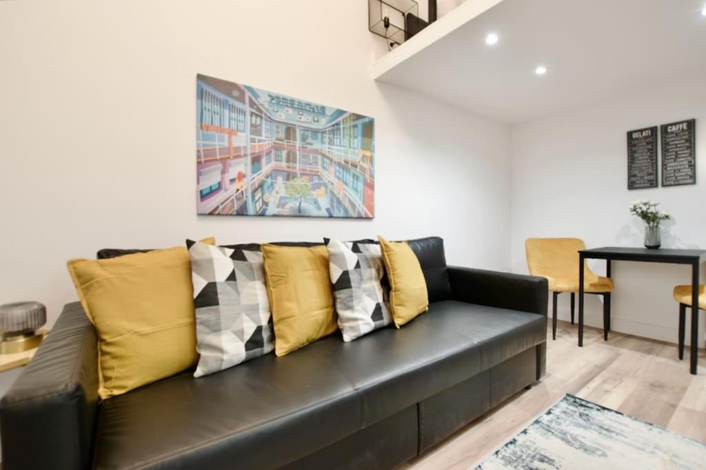Premium Apartment By Hi5- Brody Street Boedapest Buitenkant foto