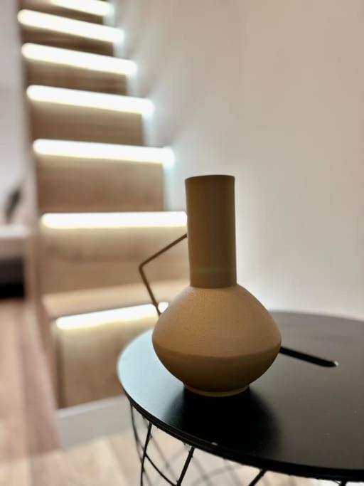 Premium Apartment By Hi5- Brody Street Boedapest Buitenkant foto